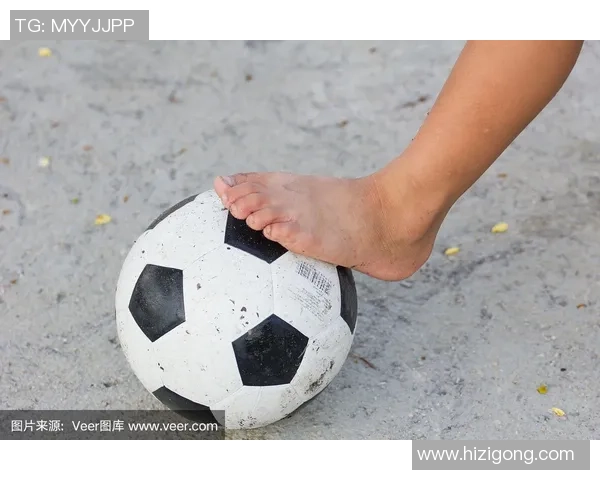足球砸脚尖的瞬间如何影响比赛结果与球员心理状态分析